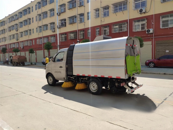 國六0.5方水 1.5方塵長(cháng)安 掃路車(chē)
