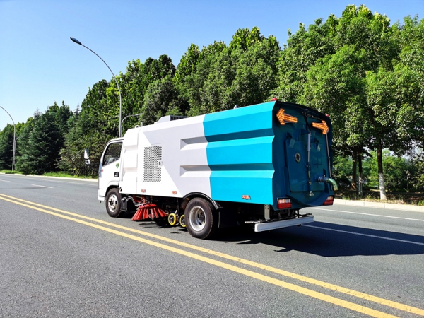 東風(fēng)小多利卡3308洗掃車(chē)國六