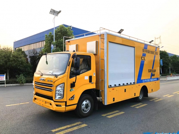 紫外光固化管道修復工程車(chē)