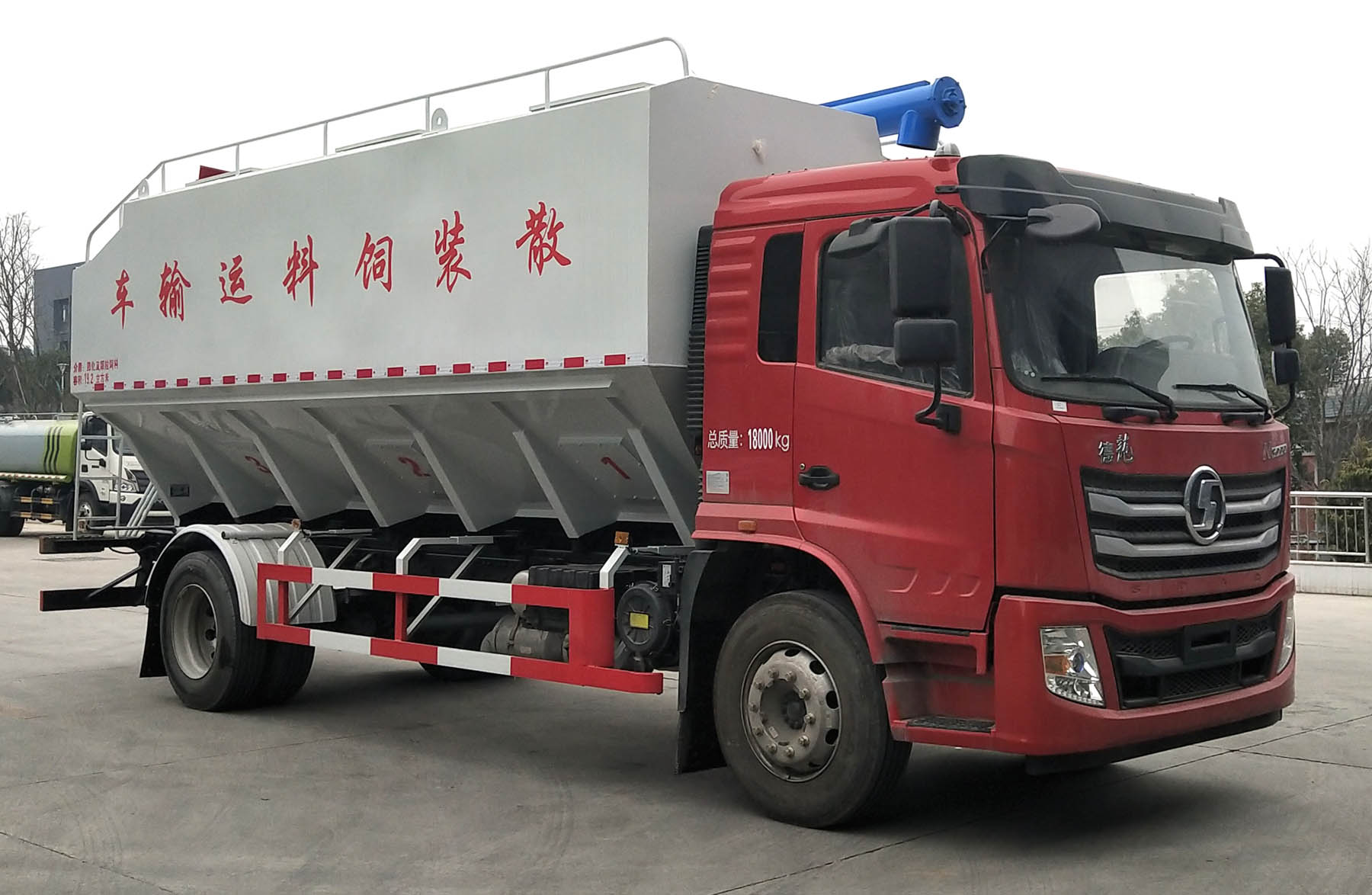 程力威牌CLW5184ZSLS6型散裝飼料運輸車(chē)