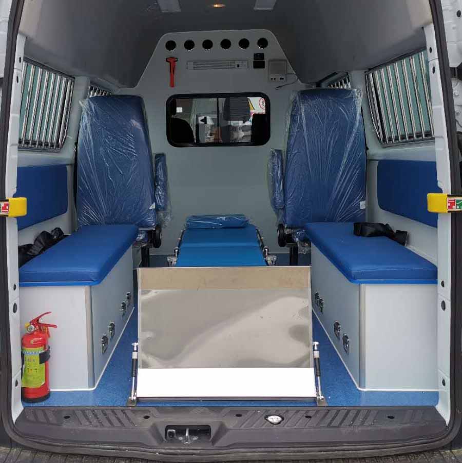 程力牌CL5040XJH6YS型救護車(chē)