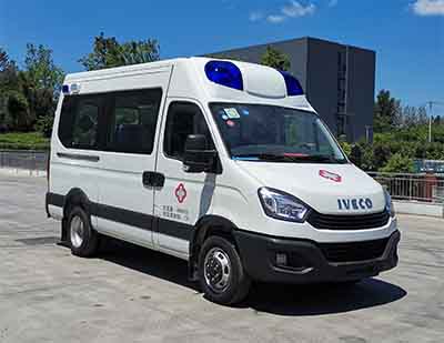 程力牌CL5048XJH6YS型救護車(chē)